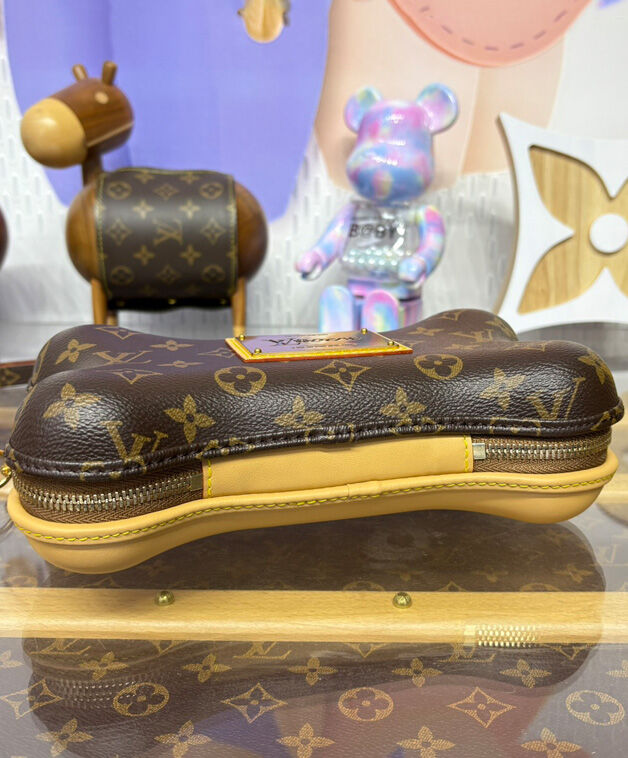 Louis Vuitton Bone Wearable Wallet M12615 Brown